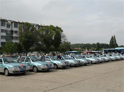 興化市成立高考愛心車隊(duì)，助力學(xué)子圓夢高考